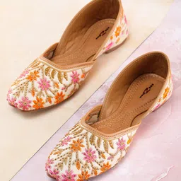 Shezone Women Cream-Coloured Embellished Ethnic Mojaris Flats-58