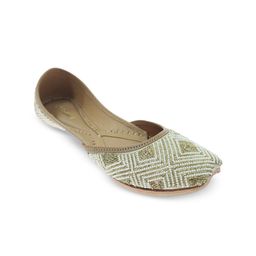 Fulkari Women Embellished Pure Leather Ethnic Mojaris-image-91