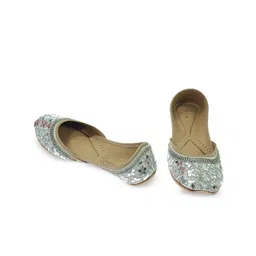 Fulkari Women Embellished Pure Leather Ethnic Mojaris-picture-11