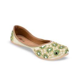DESI COLOUR Women Embellished Ethnic Mojaris Flats-picture-43