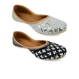 DESI COLOUR Women Pack Of 2 Embellished Ethnic Mojaris-image-40