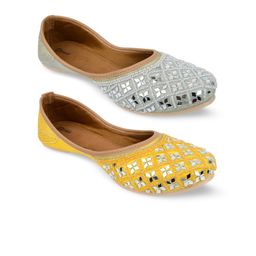 DESI COLOUR Women Pack Of 2 Embellished Ethnic Mojaris-image-37