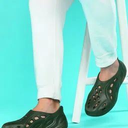 Paragon Men Textured Rubber Clogs-17