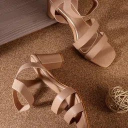 Roadster Women Solid Mid-Top Block Sandals-33