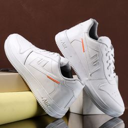 WIXOM Men Colourblocked Sneakers-image-0