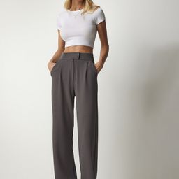 Happiness istanbul Women Mid-Rise Pleated Plain Trousers-image-63
