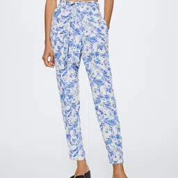 MANGO Women White Floral Printed Tapered Fit Pleated Trousers-image-91
