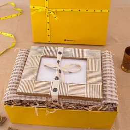 House This Kangto 2 Pcs Beige & White Photo frame & Throw Gift Box-image-59