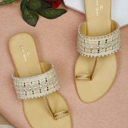 pelle albero Women Yellow Embellished Ethnic One Toe Flats-image-101