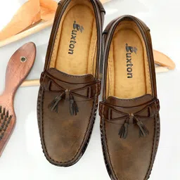 Buxton Men Textured Slip-On Loafers With Bow-image-85