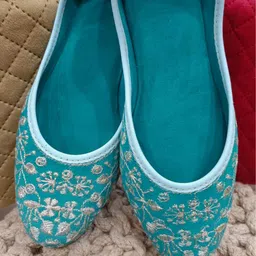 DESI COLOUR Women Woven Design Embellished Mojaris-picture-37