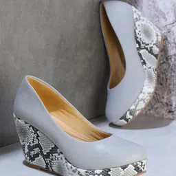 Shezone Grey Printed Wedge Pumps-48