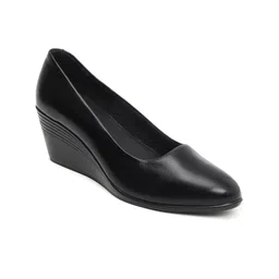Zoom Shoes Textured Leather Wedge Heel Pumps-17