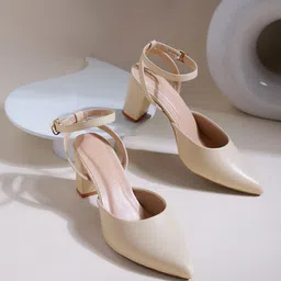 DressBerry Solid PU Slim Corporate Heel-32