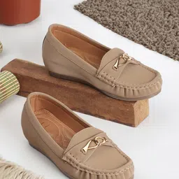 Carlton London Women Round Toe Lightweight Loafers-35