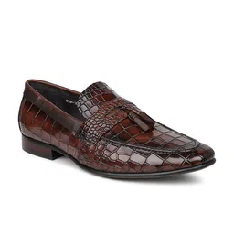ATESBER by Inc.5 Men Brown Textured Leather Loafers-image-21