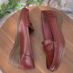 pelle albero Textured Leather Comfort Heel Pumps-image-56