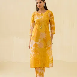 Ishin Yellow Floral Printed Regular Kurta with Palazzos-24