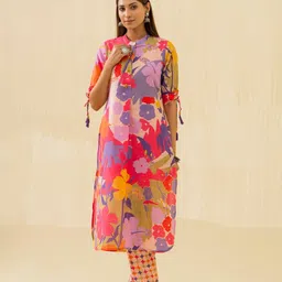 Ishin Floral Printed Regular Kurta with Trousers-image-0