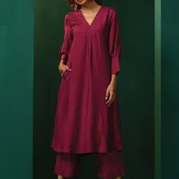trueBrowns V-Neck Puffed Sleeves Kurta with Trousers-image-62