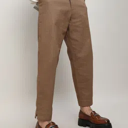 Campus Sutra Men Relaxed Mid Rise Easy Wash Cotton Trousers-picture-14