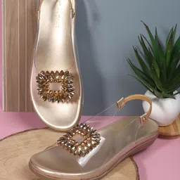 Retro Walk Women Embellished Flats-40