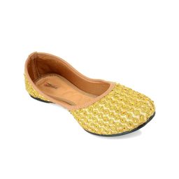 DESI COLOUR Women Ethnic Embroidered Mojaris-image-94