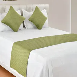 HOMADORN Green Quilted Velvet Bed Runner With 2 Cushion Covers-20
