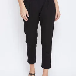 SUTI Women Black Cropped Flat-Front Mid-Rise Regular Trousers-30