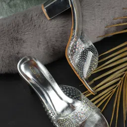 Retro Walk Printed Round Toe Block Heels image 1
