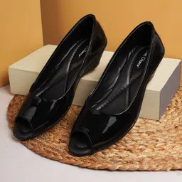 Get Glamr Block Pumps image 1