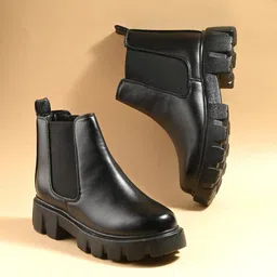 The Roadster Lifestyle Co. Women Heeled Round Toe Chelsea Boots-49