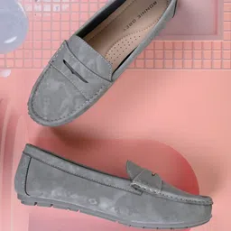 Ronnie Grey Women Colourblocked PU Slip-On Sneakers-image-75