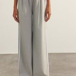 Trendyol Women Mid Rise Pleated Loose Fit Parallel Trouser-image-63