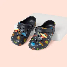 Pantaloons Junior Boys Black Printed Clogs-picture-47