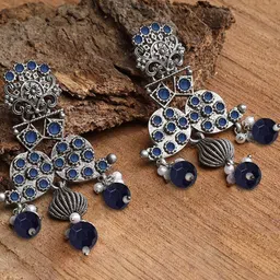 KARATCART Silver-Plated Kundan-Studded Contemporary Drop Earrings-image-37