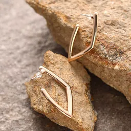 Niska Gold-Plated Geometric Half Hoop Earrings-3