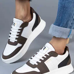 RUN SEVEN Men Colourblocked Lace Up Sneakers-image-2