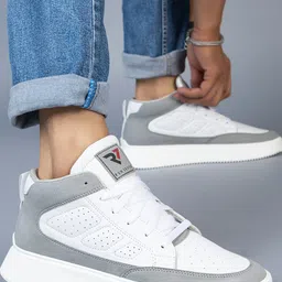 RUN SEVEN Men Perforations Mid-Top Sneakers-image-4