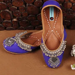 PehnawaCraft Embellished Leather Mojaris-picture-43