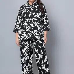 Indietoga Plus Size Abstract Printed Shirt With Trousers-20
