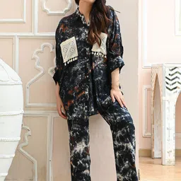 Bunaai Printed Shirt With Trousers Co-Ords-image-6