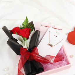 IGP Red Roses Fresh Flowers With Pendant & Chain-image-103