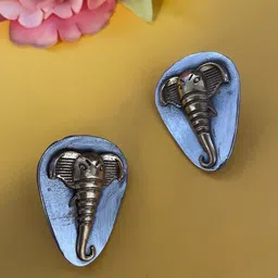 Digital Dress Room Silver-Plated Animal Shaped Studs Earrings-7