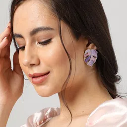 SOHI Gold Plated Leaf Shaped Studs Earrings-15