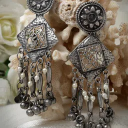 Moedbuille Silver-Plated Geometric Shaped Drop Earrings-18