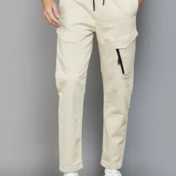 Bossini Men Mid-Rise Clean Look Stretchable Jeans-image-5