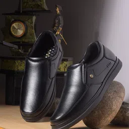 Liberty Men Round Toe Formal Slip-On Shoes-image-50