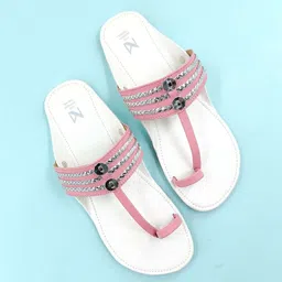THE MADRAS TRUNK Women One Toe Flats With Ethnic - Embellished-image-74