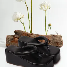 DressBerry Wedge Sandals with Bows-44
